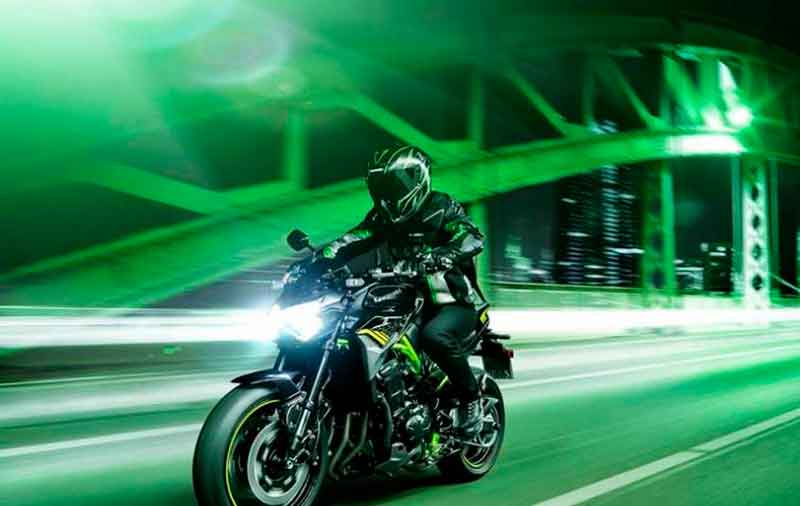 6 Consejos para conducir moto de noche
